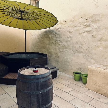 La Babayaga Bed & Breakfast Capestang Exterior photo