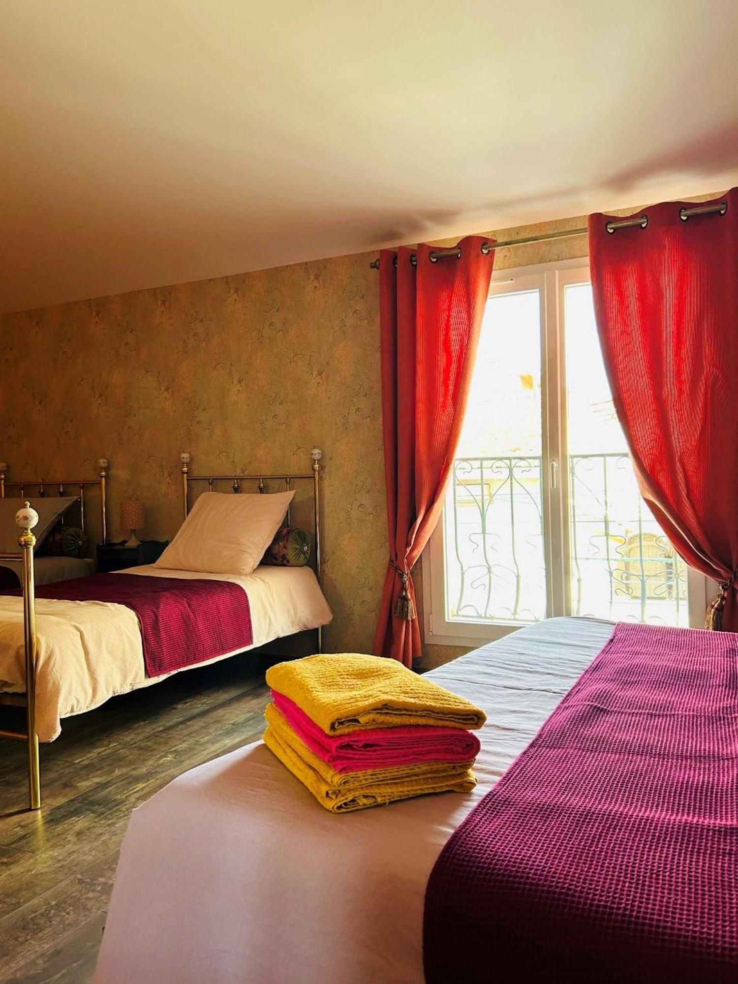La Babayaga Bed & Breakfast Capestang Exterior photo